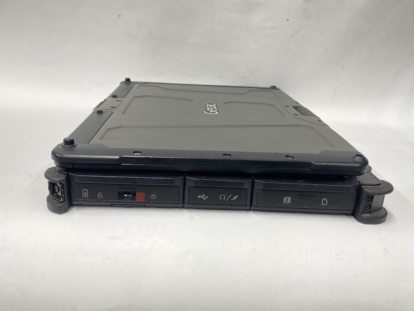 Getac V110 – Touch HD – i7-5600U – No RAM – No SSD – W10P – READ