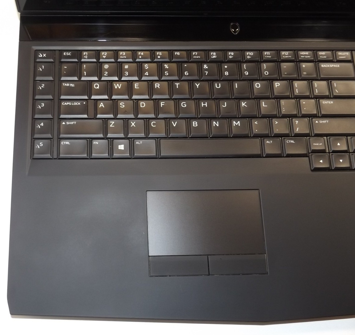 Dell Alienware 17 R4 i7-7700HQ GTX 1070 8GB Vram 16GB RAM 1.25TB SSD Grade A