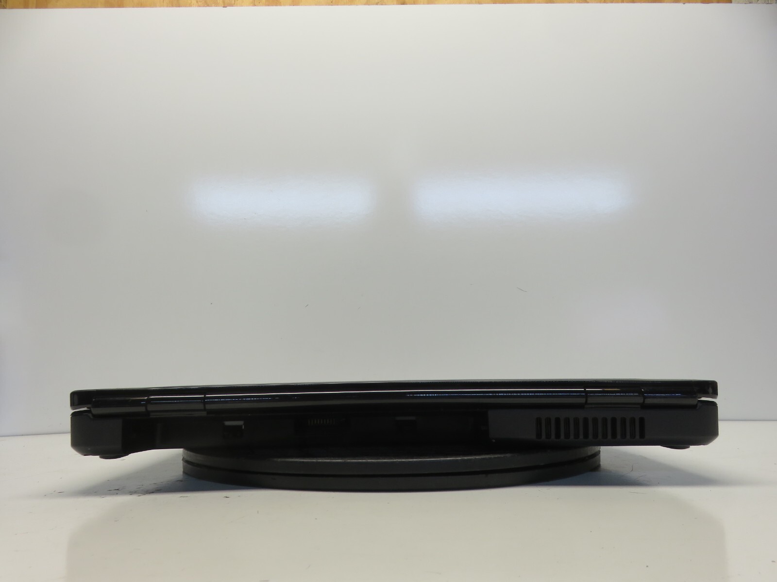 Dell Inspiron 1545 Intel Pentium Dual-Core T4300 2.1GHz 1 GB NO HDD No Batt