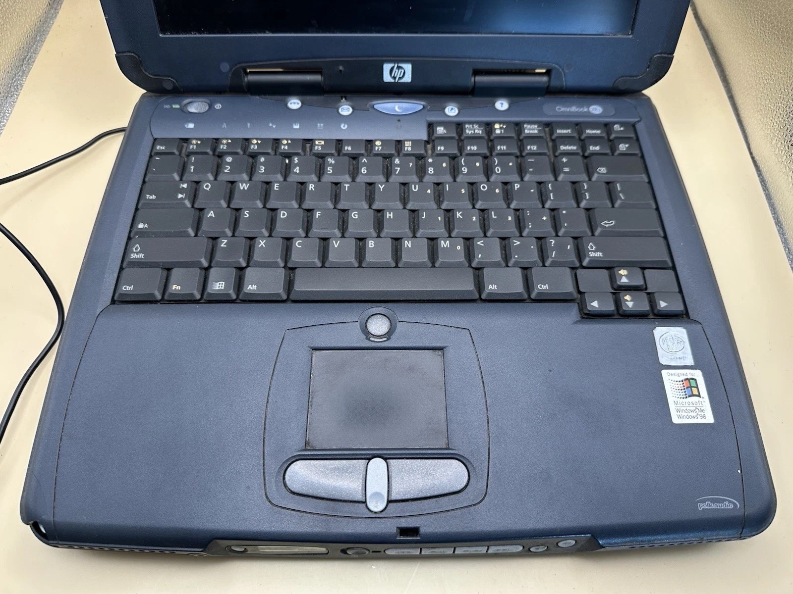 HP OmniBook XE3 Laptop Windows 10 DVD Tested w/ Charger Battery Does Not Hold