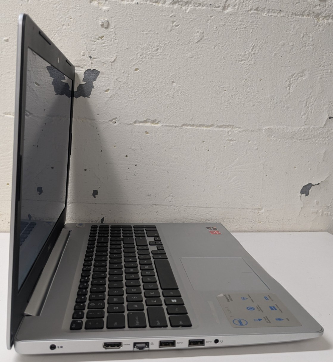 Dell Inspiron 5575 15.6″ AMD Ryzen 5 2500U 16GB 1TB HDD No OS SOLD AS-IS