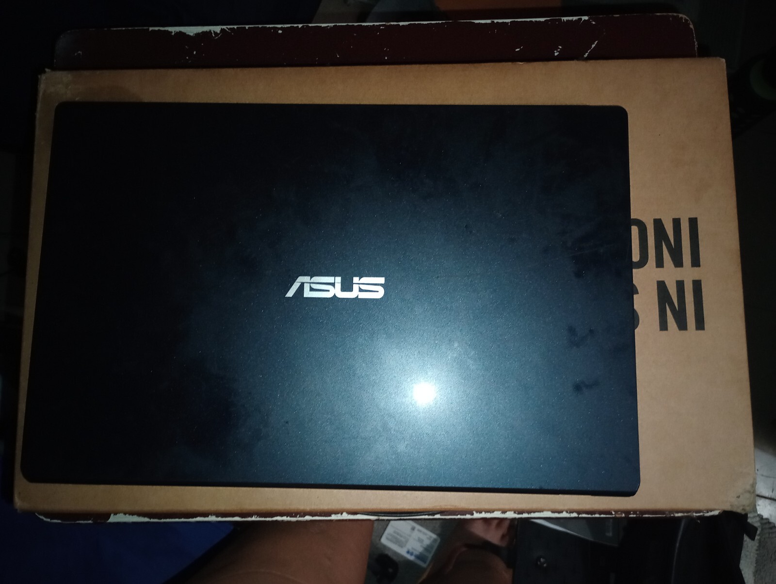 ASUS E510MA LAPTOP IT ALSO COME WITH CHARGER AND THE BOX