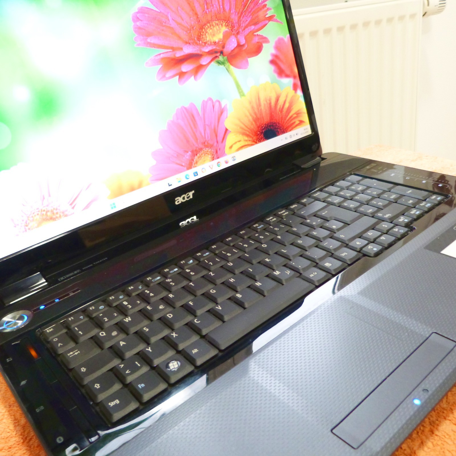 Acer 8530 Cinema Monster 18″ FULLHD GEMSTONE I 3x SSD HDD Windows 10 l 4GB RAM