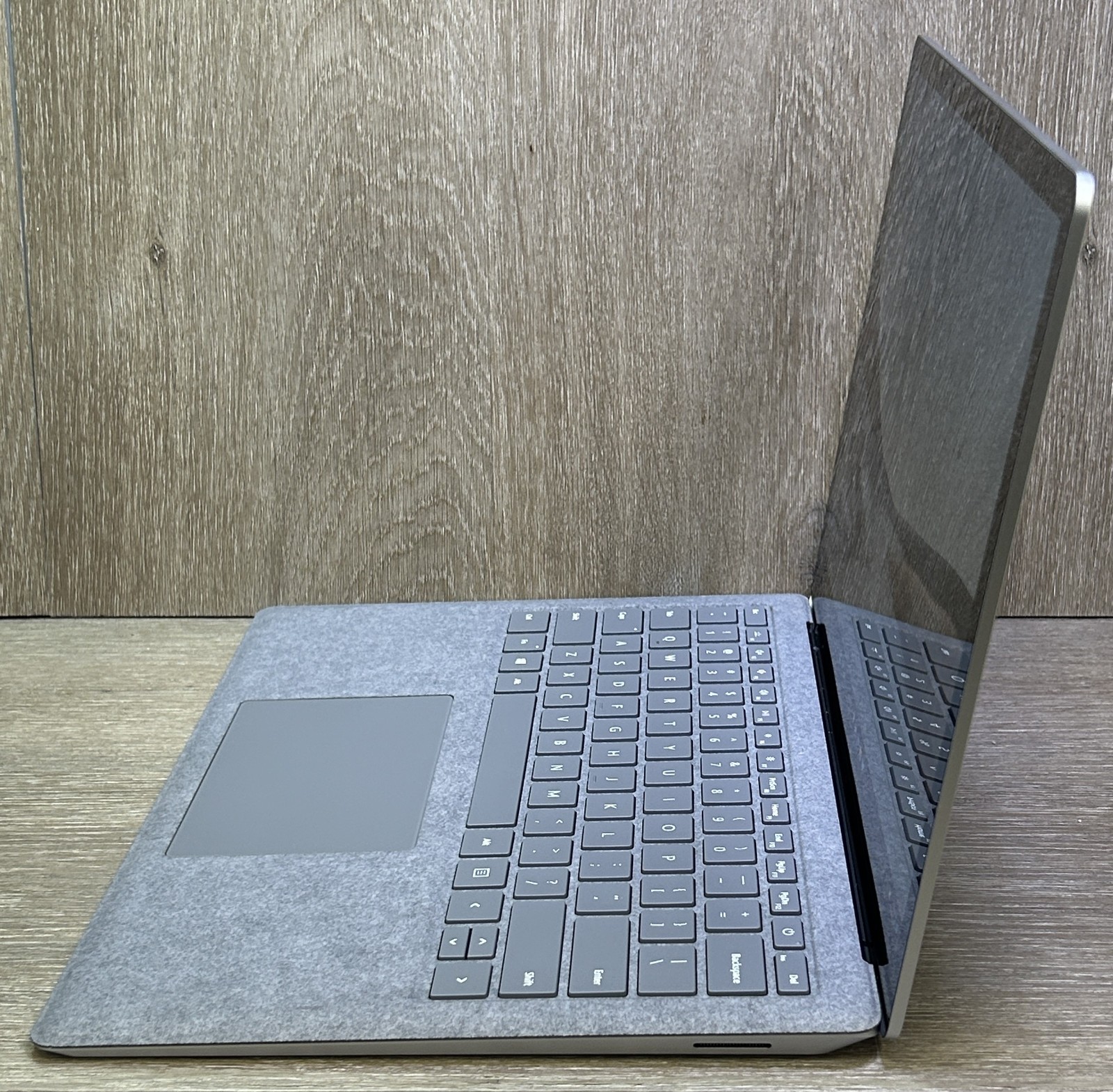 Microsoft Surface Laptop 3 13″ 2256 x 1504 Touch I5-1035G7 256GB SSD 8GB RAM