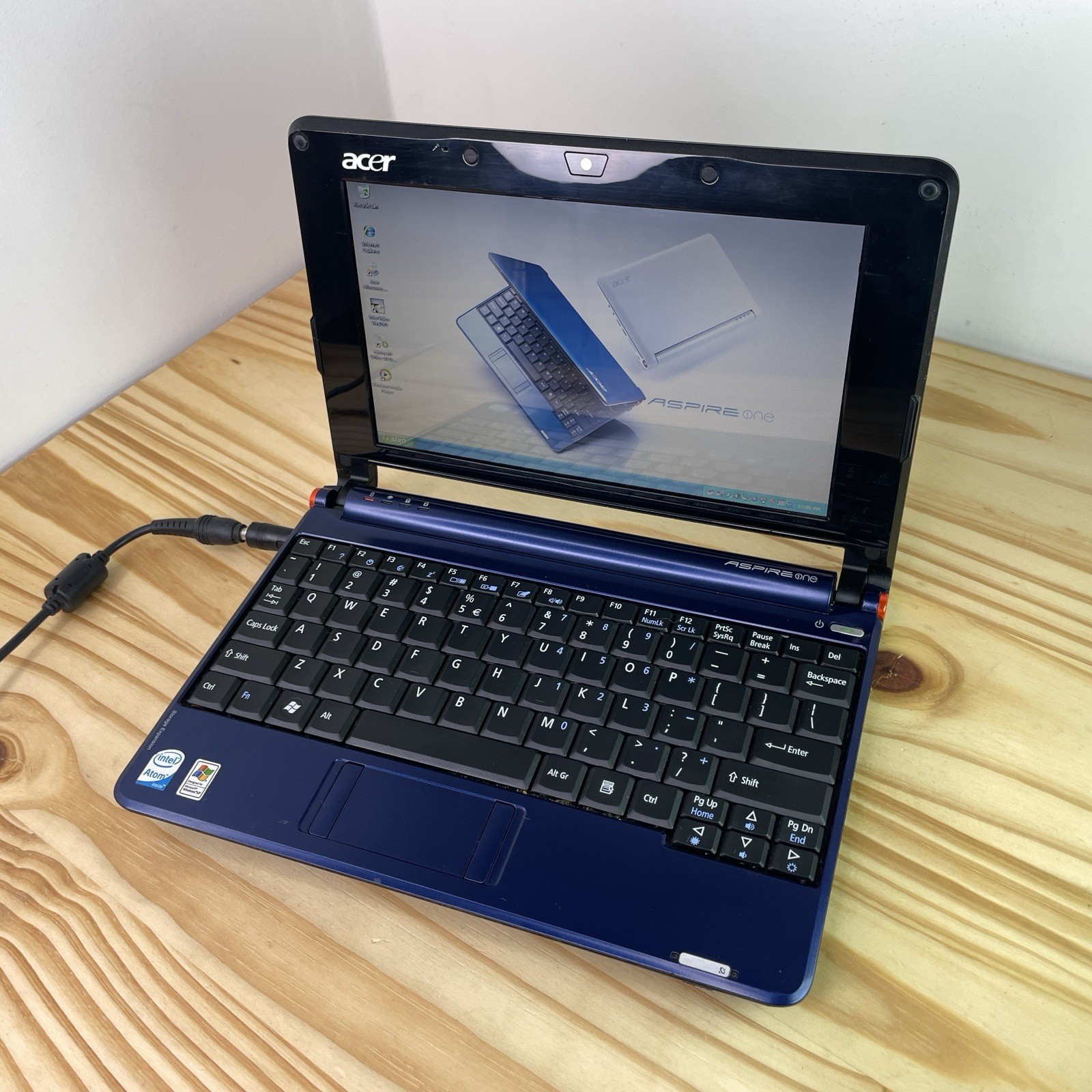 Acer Aspire One ZG5 Netbook 9” Intel Atom 1.6GHz 1GB Windows XP -No Charger