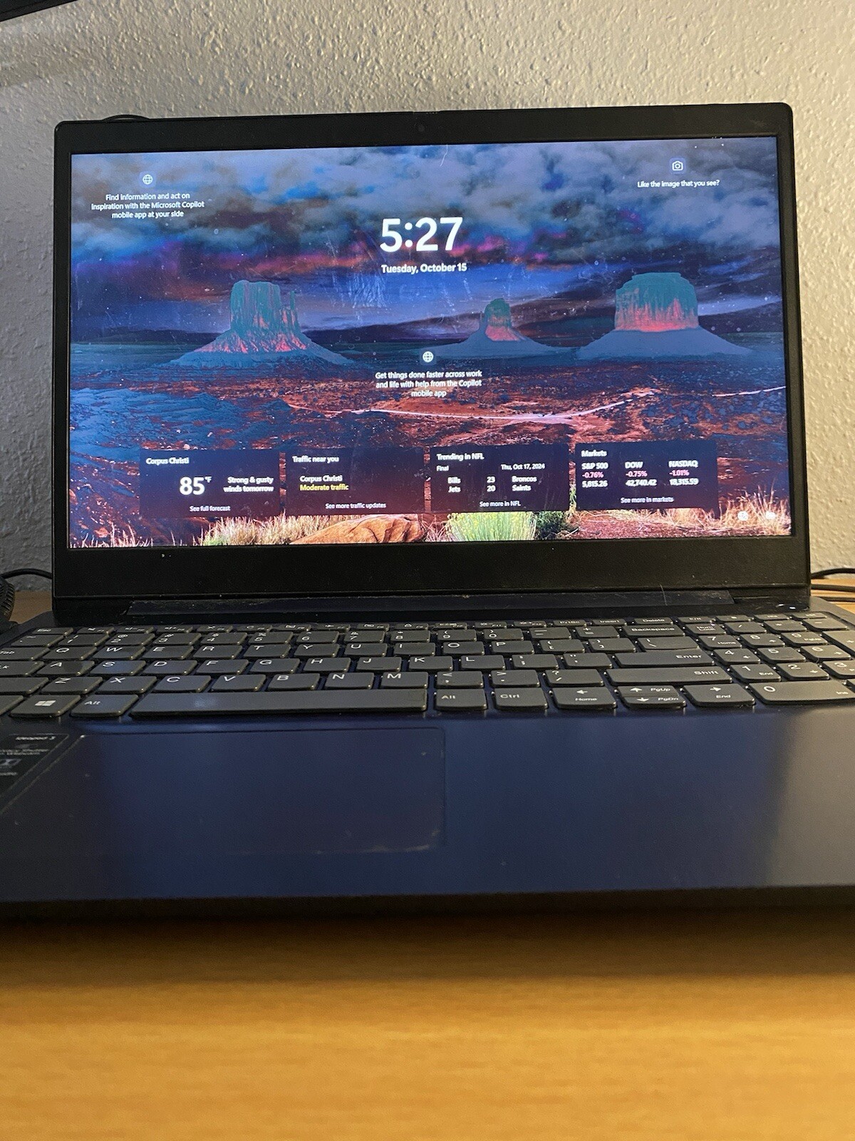 Lenovo IdeaPad 3 15.6” FHD AMD Ryzen 5 3500U 6Cores 8GB RAM 226 SSD