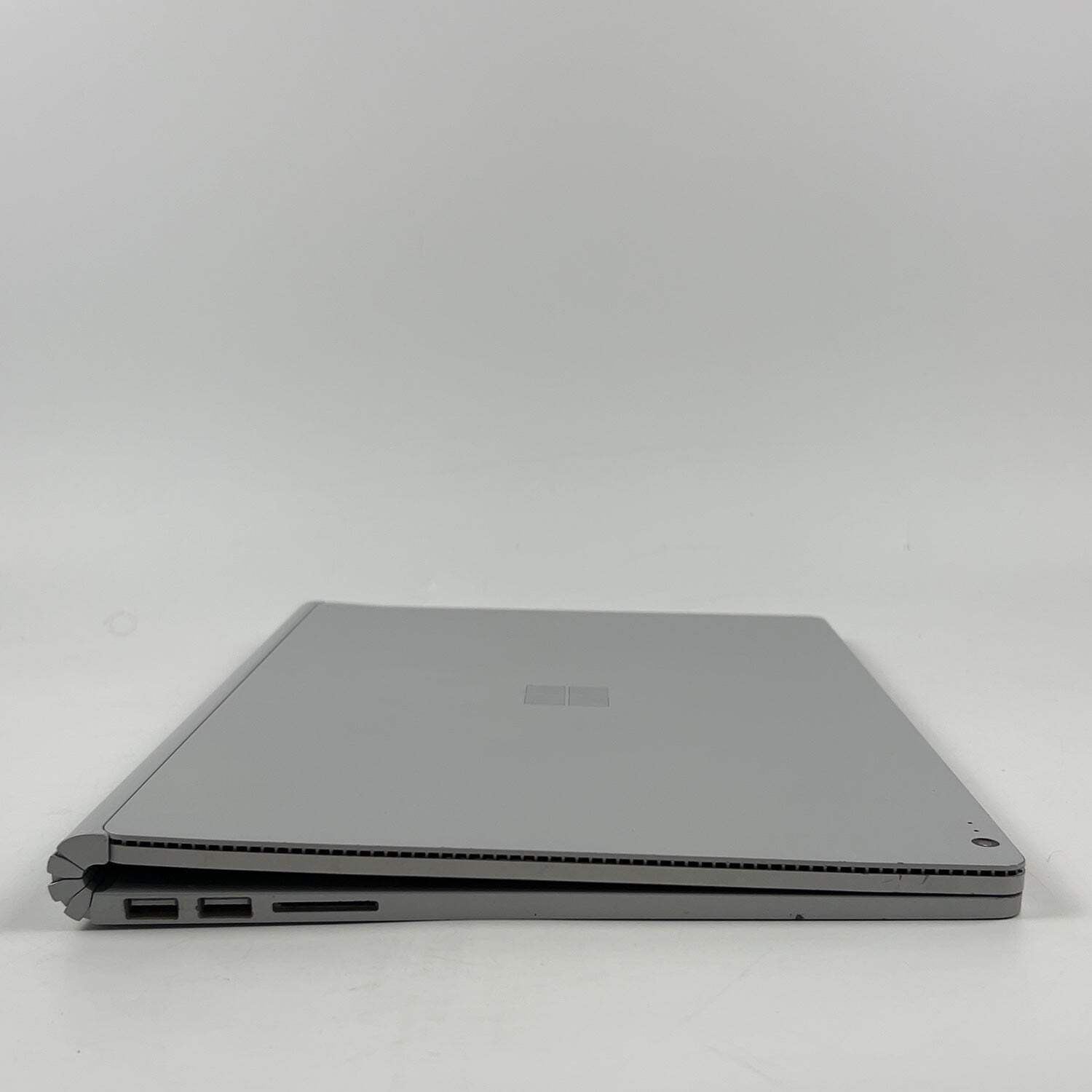 Microsoft Surface Book 1 13.5″ i7-6600U 2.6GHz 8GB RAM 256GB SSD