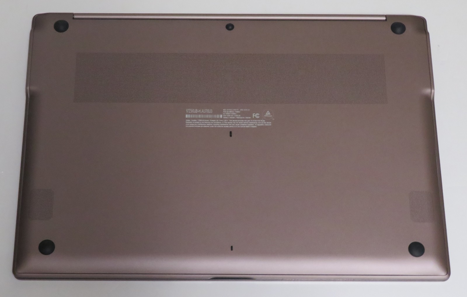 LG gram Max 17″ Touch Laptop Intel Core Ultra 7 355 32GB RAM 1TB Matte Bronze