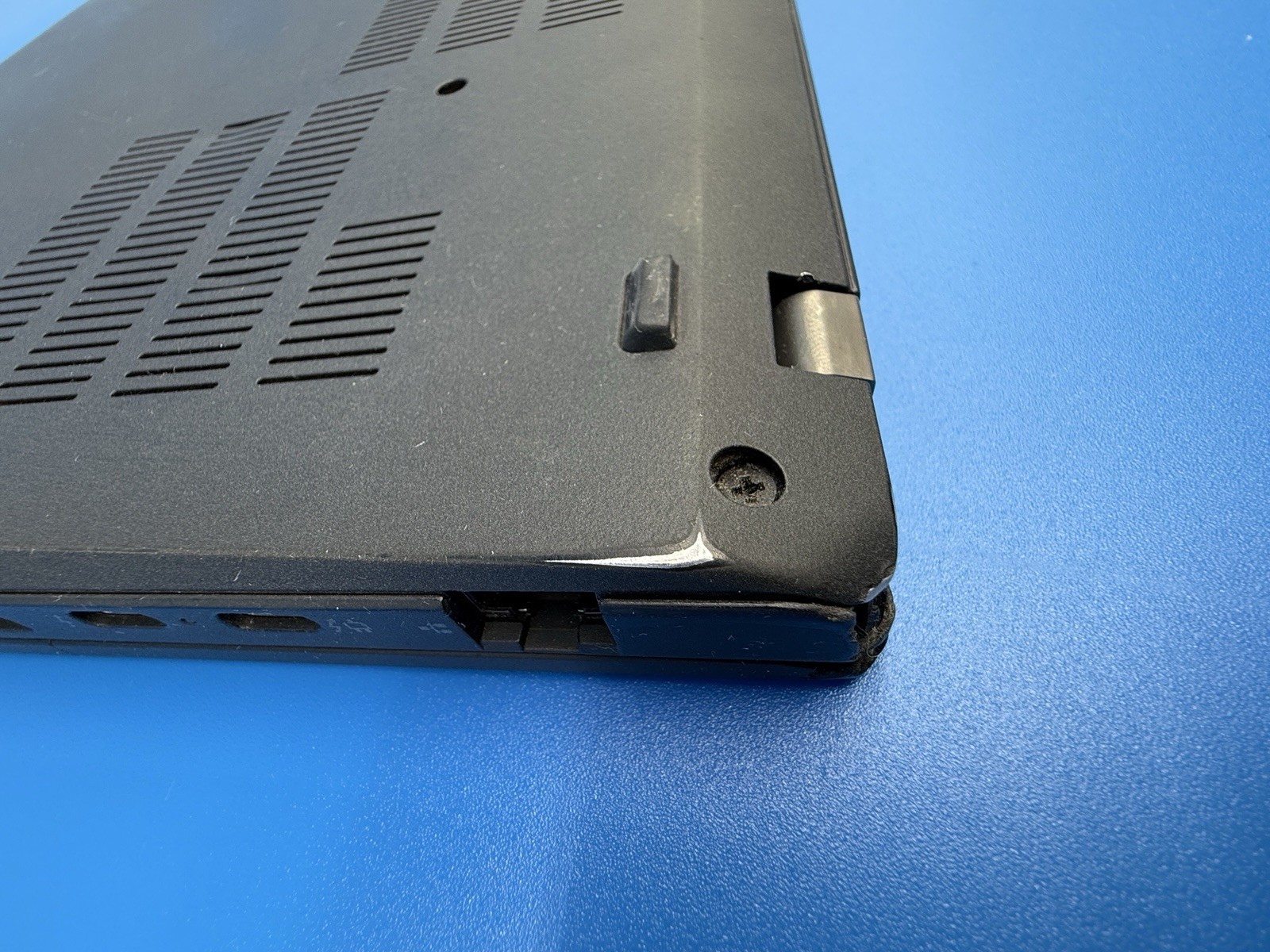 Lenovo ThinkPad P14s Gen 4 i7-1360P 16GB 512GB SSD RTX A500 Win 11 Pro