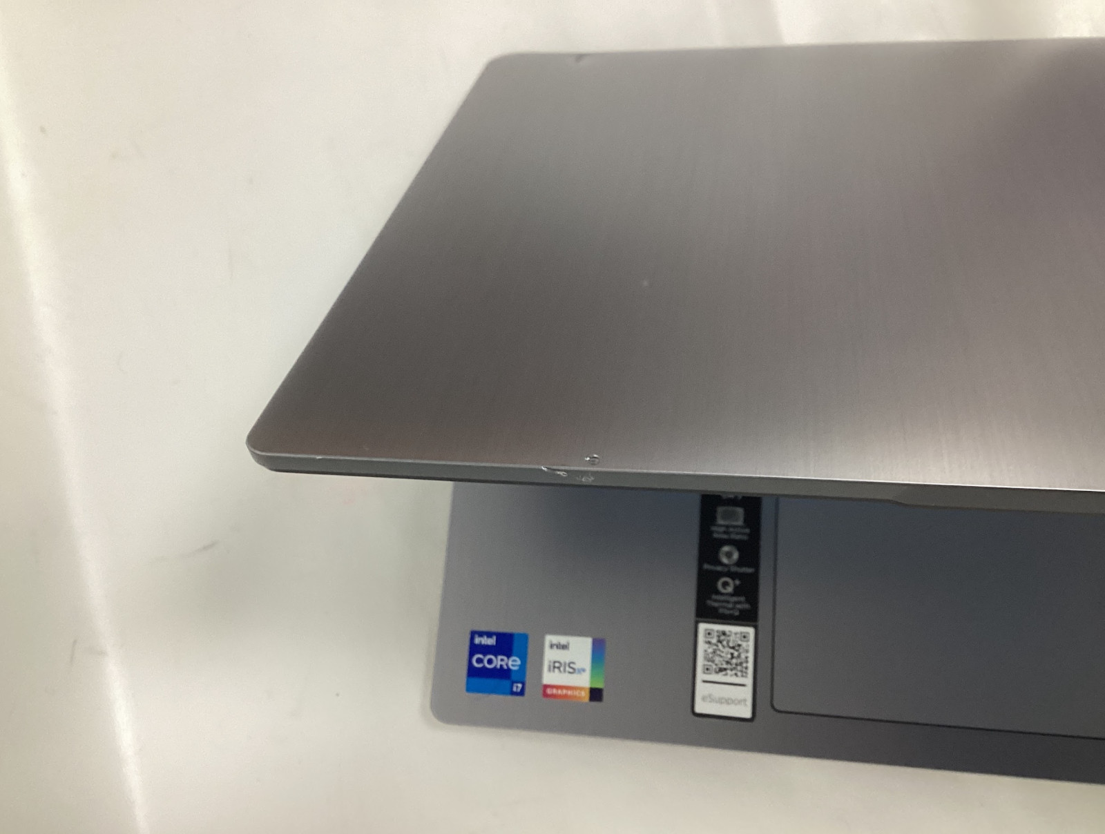 Lenovo IdeaPad Laptop i7-1165G7 8GB RAM 512GB SSD – Screen Damaged