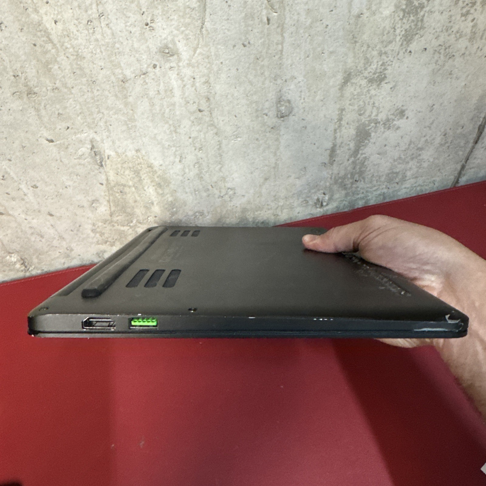 Razer Blade Stealth 12.5” RZ09-01962E11 Laptop For Parts/Repair Untested
