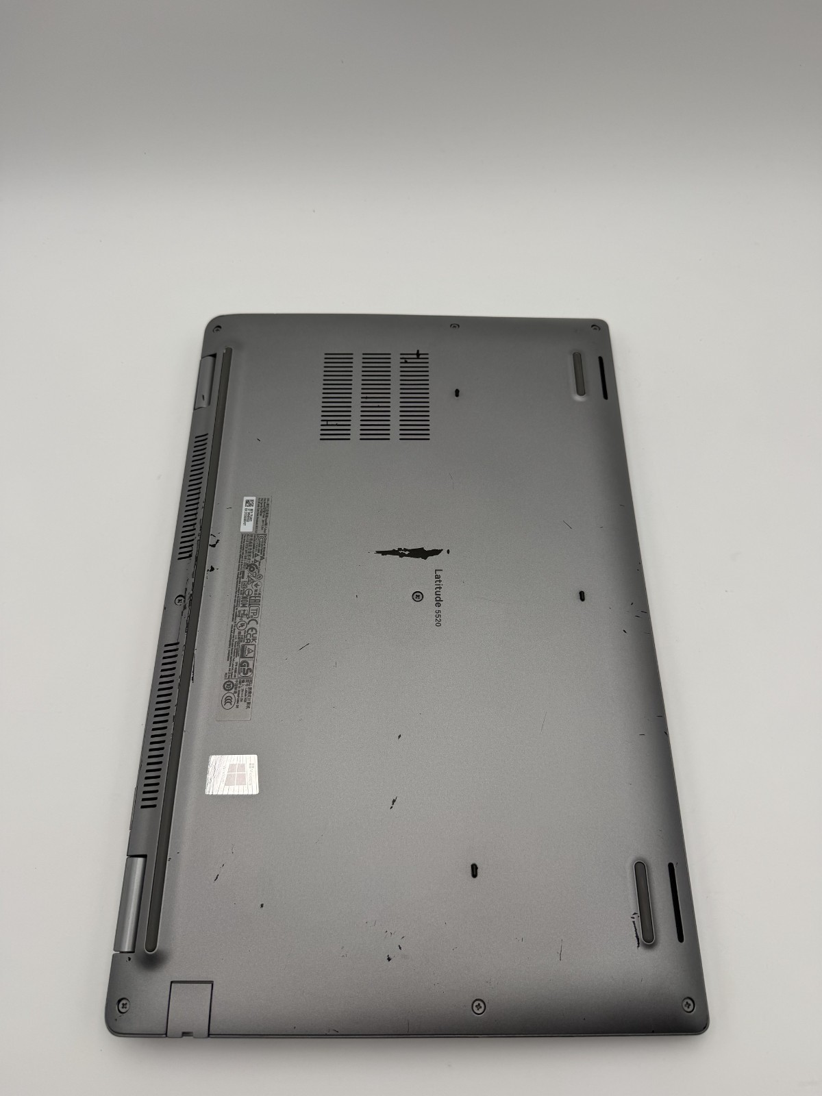 Dell Latitude 5520 15.6″ FHD i5-1135G7 256GB NVMe SSD 16GB RAM Win11pro