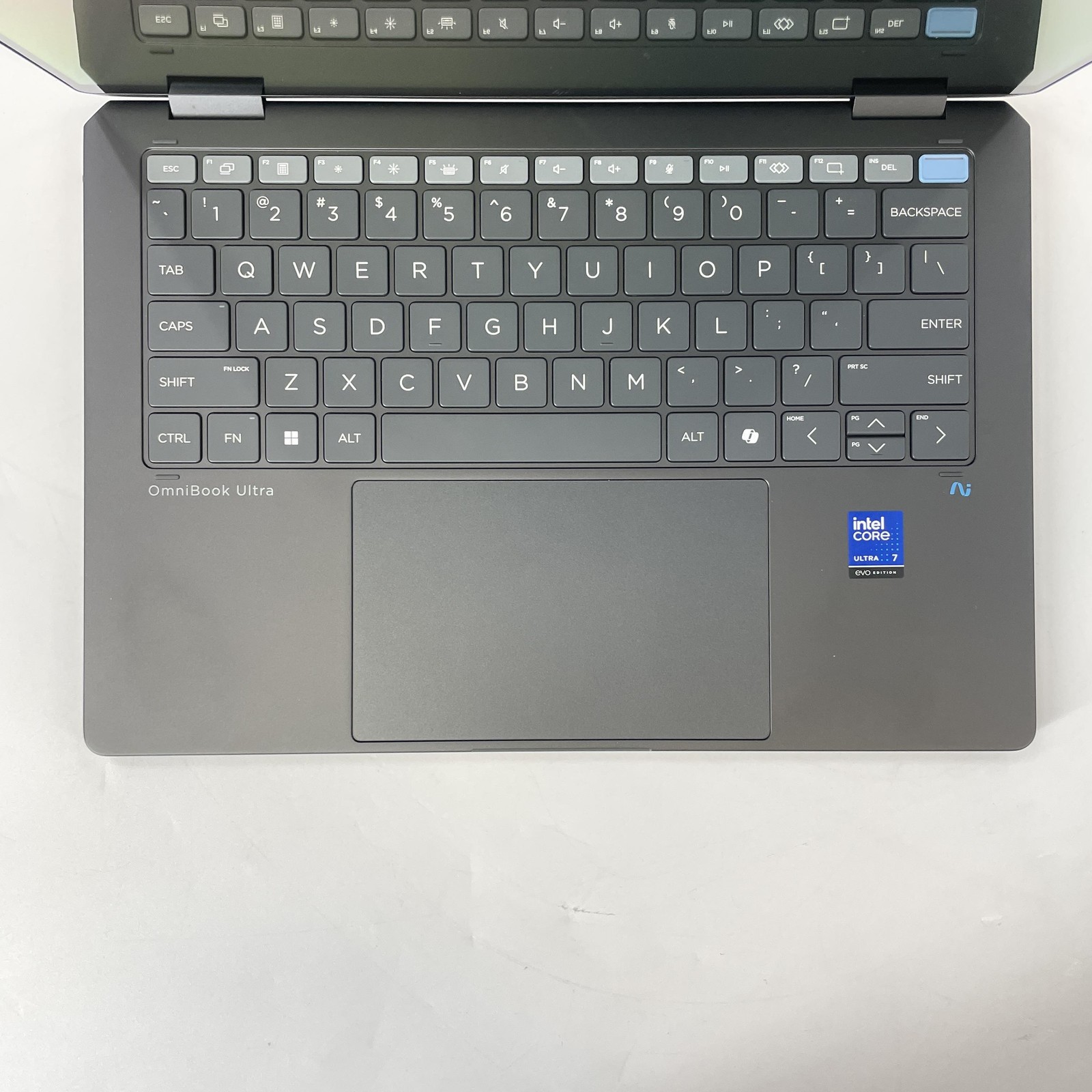 HP OmniBook Ultra Flip 14 3K TOUCH 2.2 GHz Ultra 7 256V 16GB 1TB SSD Excellent