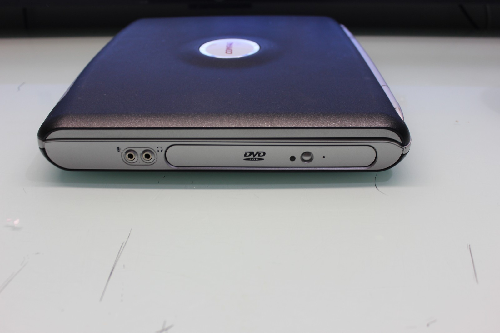 #62 COMPAQ PRESARIO 700 14,1″ AMD DURON 900 MHz 600 MB RAM 20GB HDD WINDOWS XP