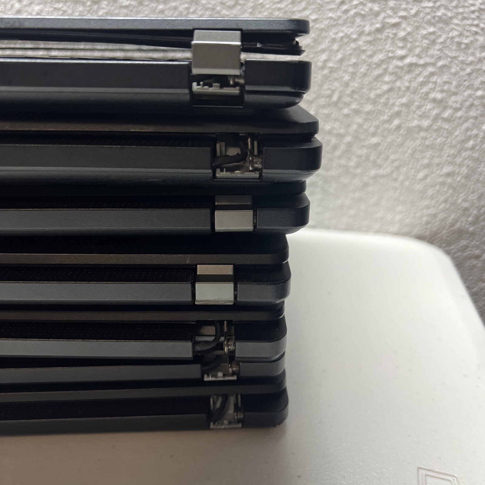 Lot Of 7 Acer TravelMate P214 i5-1135G7 2.40GHz NO RAM NO HDD .BROKEN