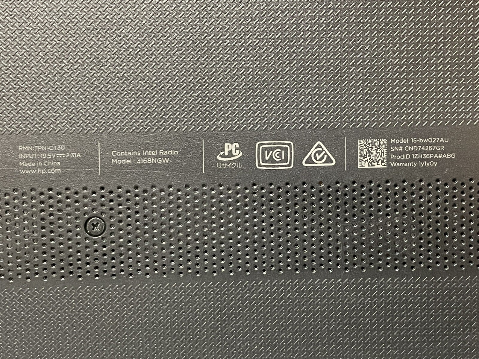 HP Notebook AMD 7th Generation A6-9220 2.50GHz 8GB 1TB HDD 15.6″ 15-bw027au W10