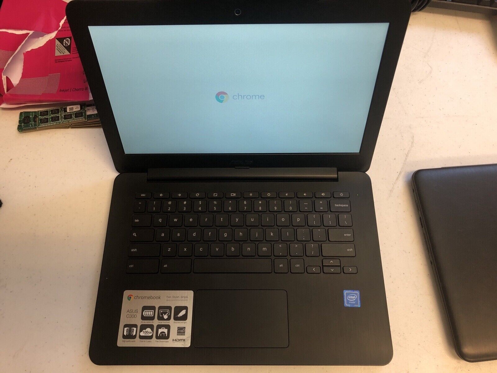 LOT of 5 ASUS Chromebook 13″ C300M – 2.16GHz Intel – 4GB RAM – 16GB SSD