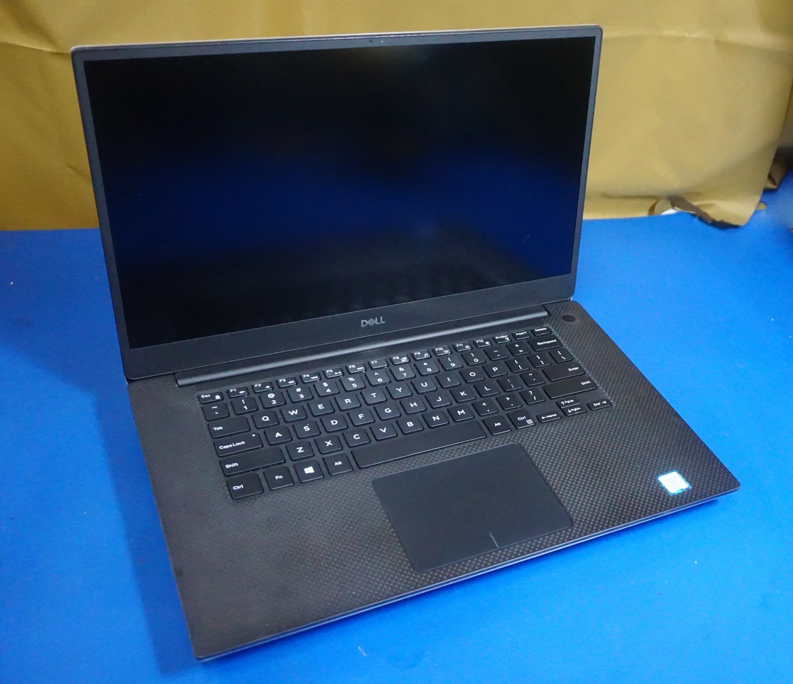 Dell XPS 15 7590 15″ i7-9750H 2.6GHz 32GB DDR4 GTX 1650 no/SSD/OS/BATTERY