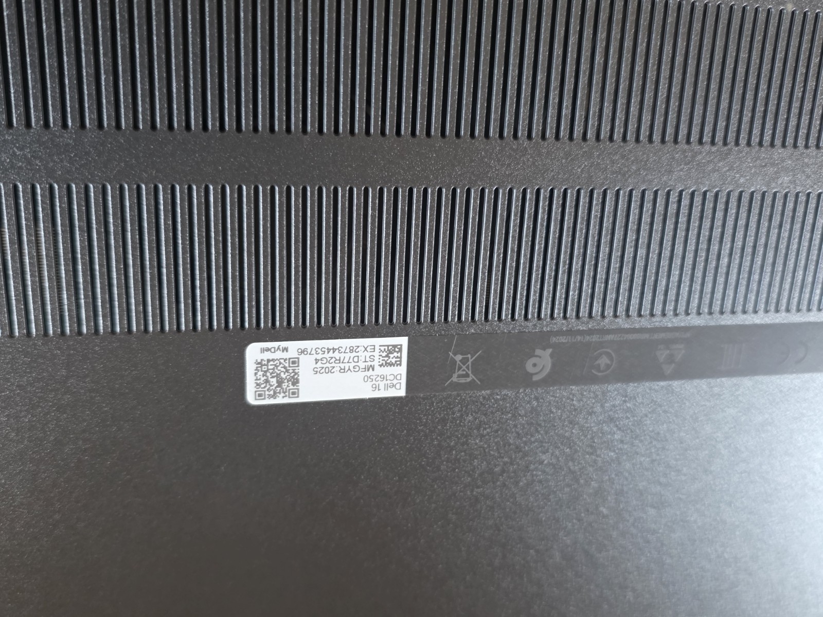 Dell Dc16250 16″ Touch Intel® Core™ 7-150U, 10 cores 1 TB SSD 16 GB DDR5 Good