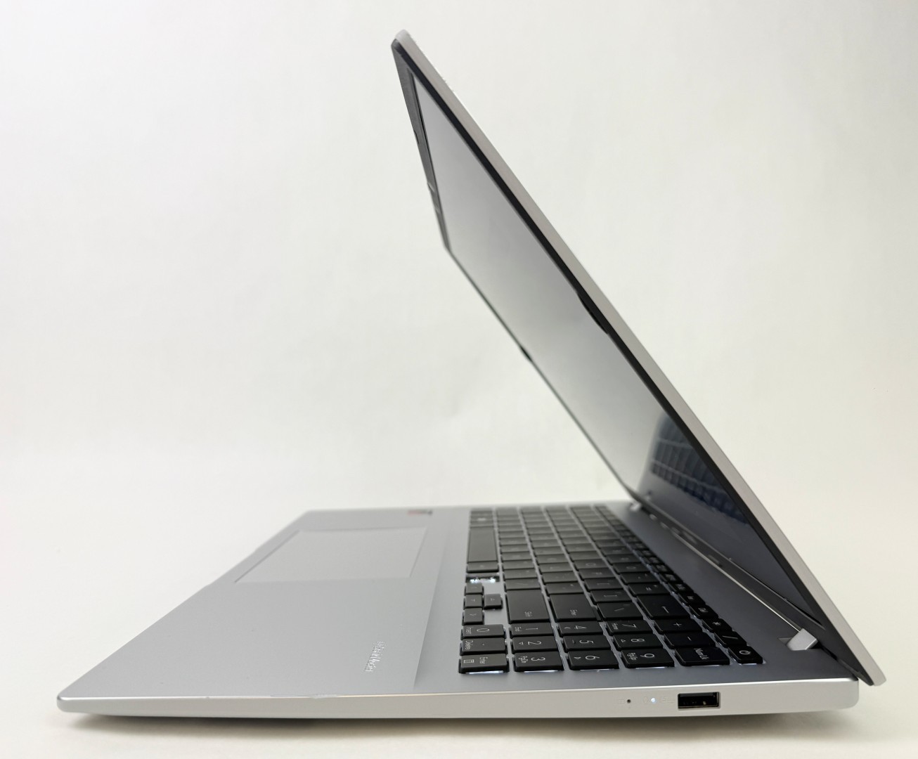 Asus VivoBook 16″ 1920×1200 Snapdragon X 16GB 1TB W11H X1607QA-IS56 -Missing Key
