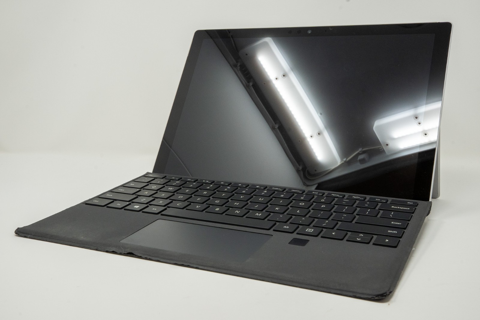 Microsoft Surface Pro 12.3″ Touch i5-7300U 4GB 128GB SSD 1796 Windows 10 Grade C