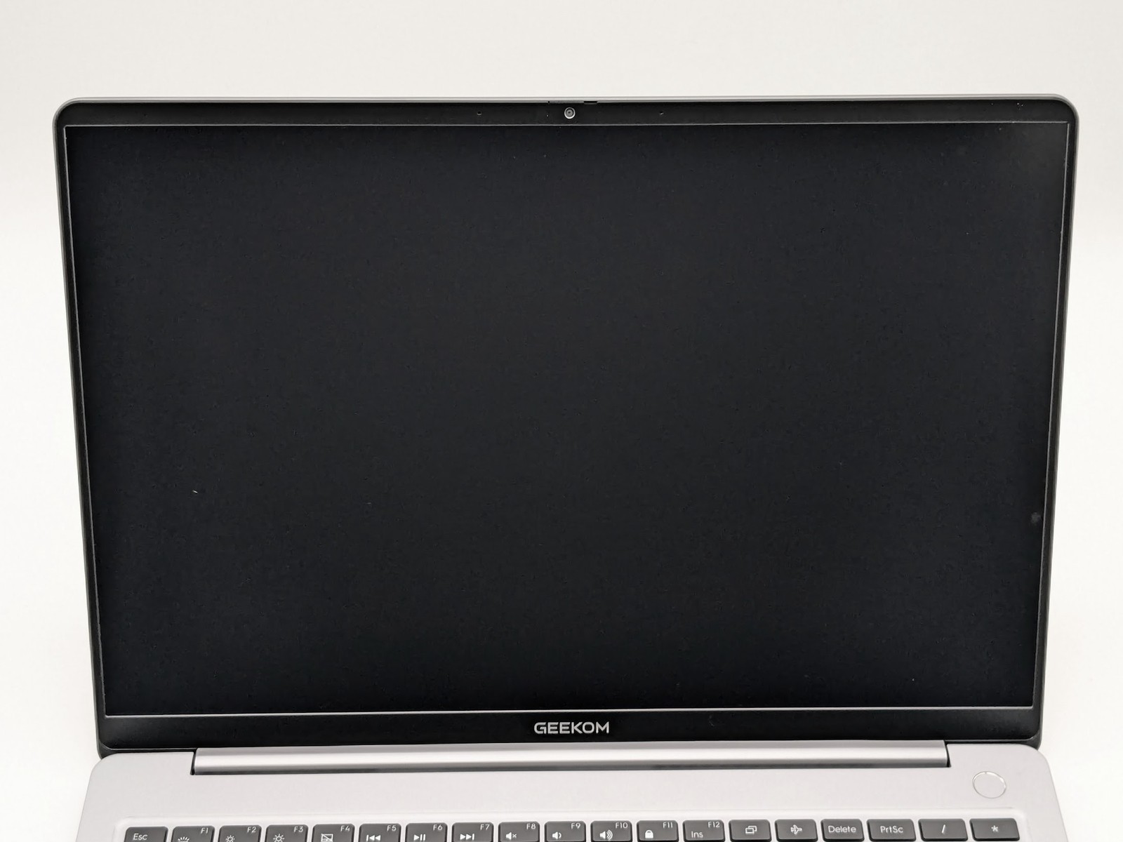 GEEKOM GeekBook X16 Pro 16″ Laptop Ultra 9 185H 32GB RAM 2TB SSD Win 11