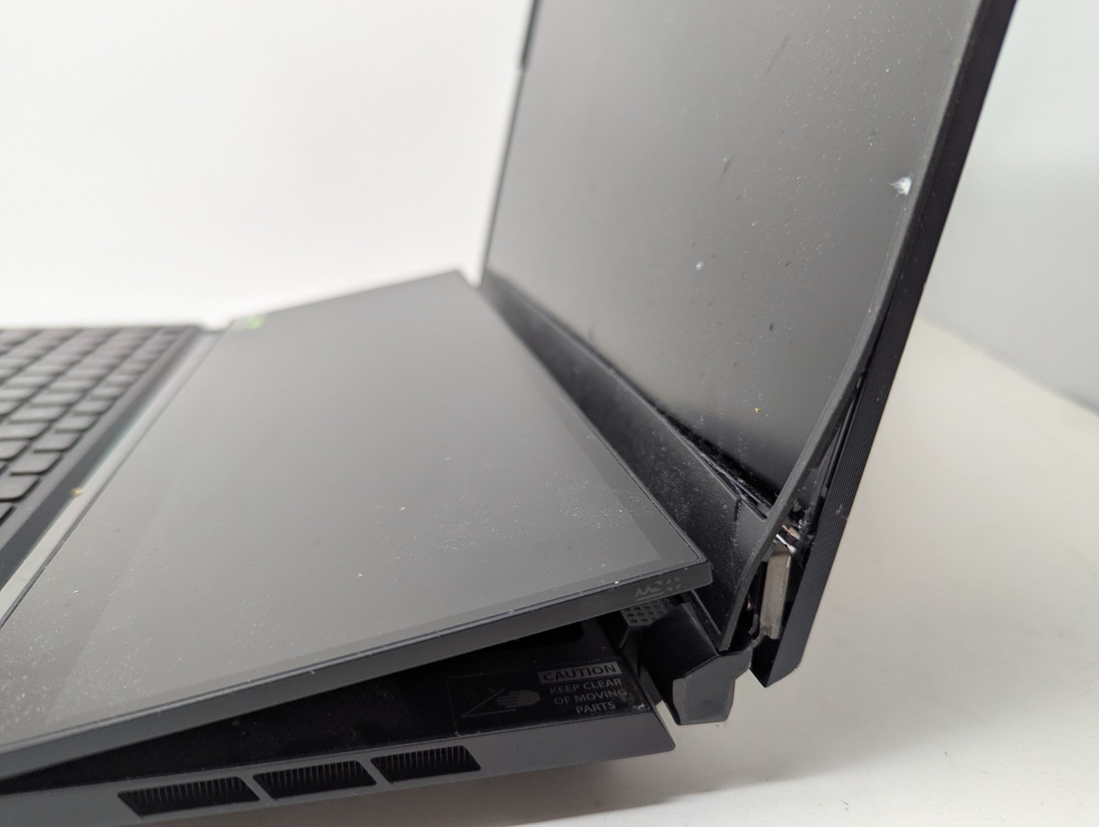Asus ROG Zephyrus Duo 16 GX650R – RYZEN 9 6900HX RTX 3070 Ti Parts Repair Only