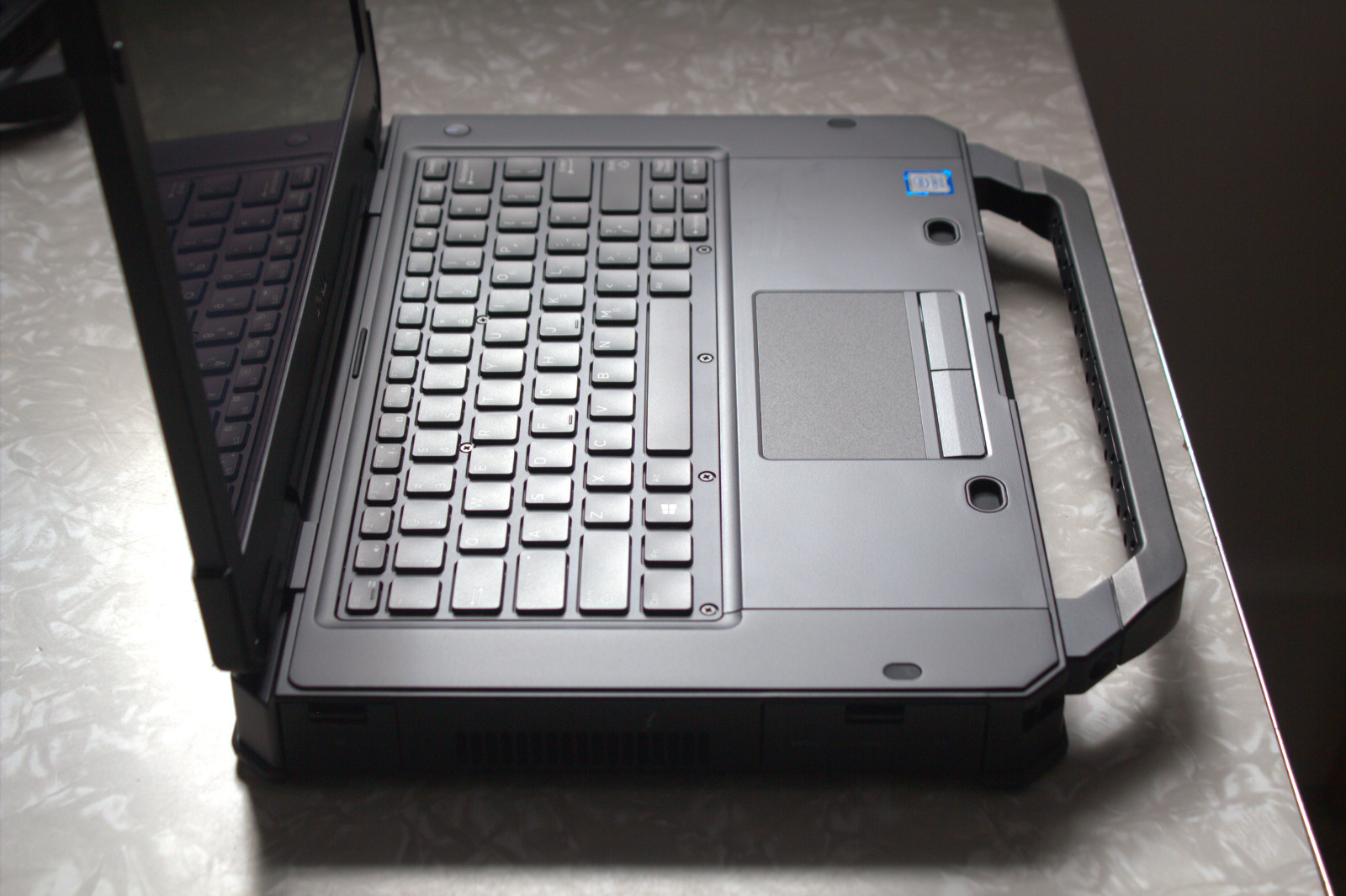 Dell Latitude 5424 Rugged i7-8650U AMD RX540 256GB SSD 32GB RAM Touch 4G 2x Batt