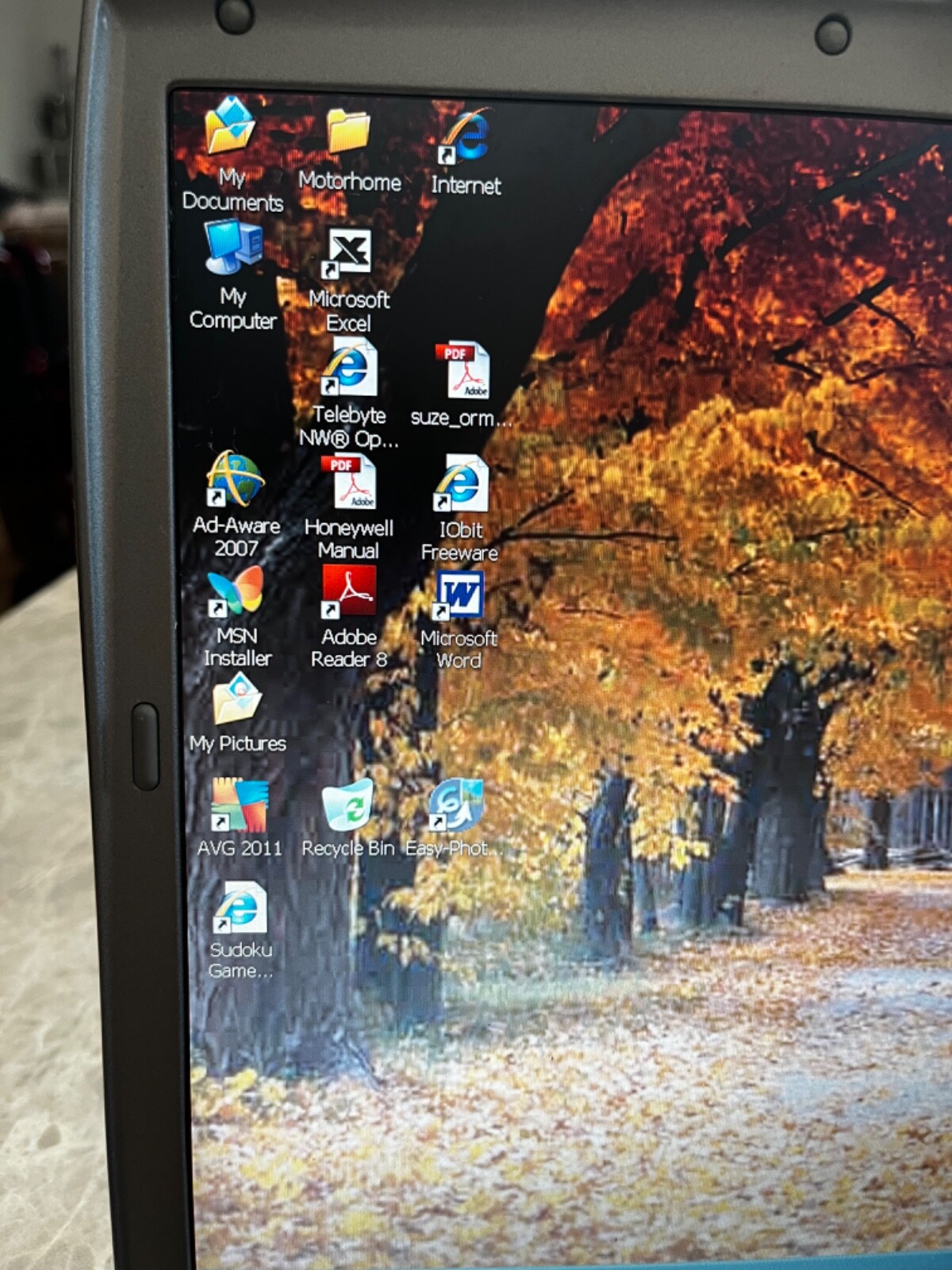 DELL Latitude D600; Windows XP, in Gray. TESTED & WORKS! In Excellent Condition!
