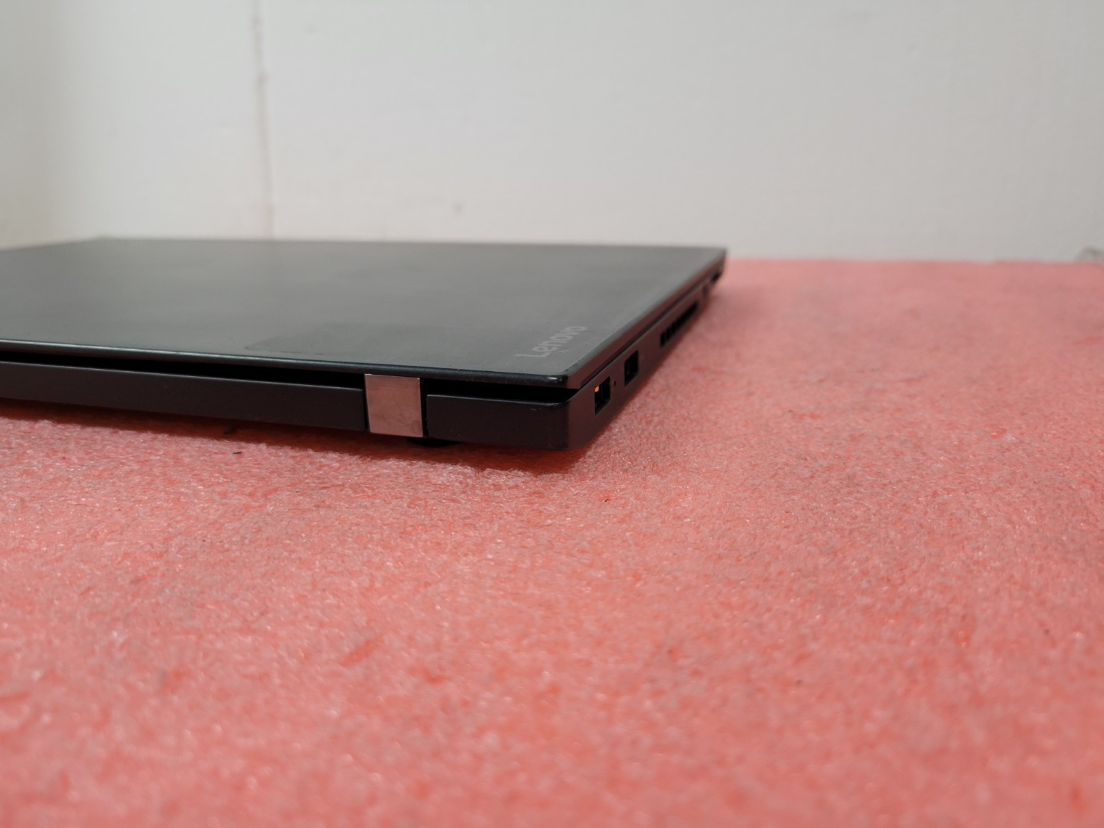 Lenovo ThinkPad T460S 14″ i5-6300U 4GB RAM (No OS/SSD) *AS IS/Read* | LP519