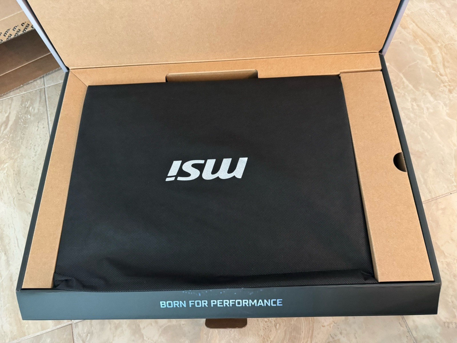 MSI Vector A18 HX Gaming Laptop 18″QHD+ AMD Ryzen 9 9955HX 32GB 1TB RTX 5070 Ti