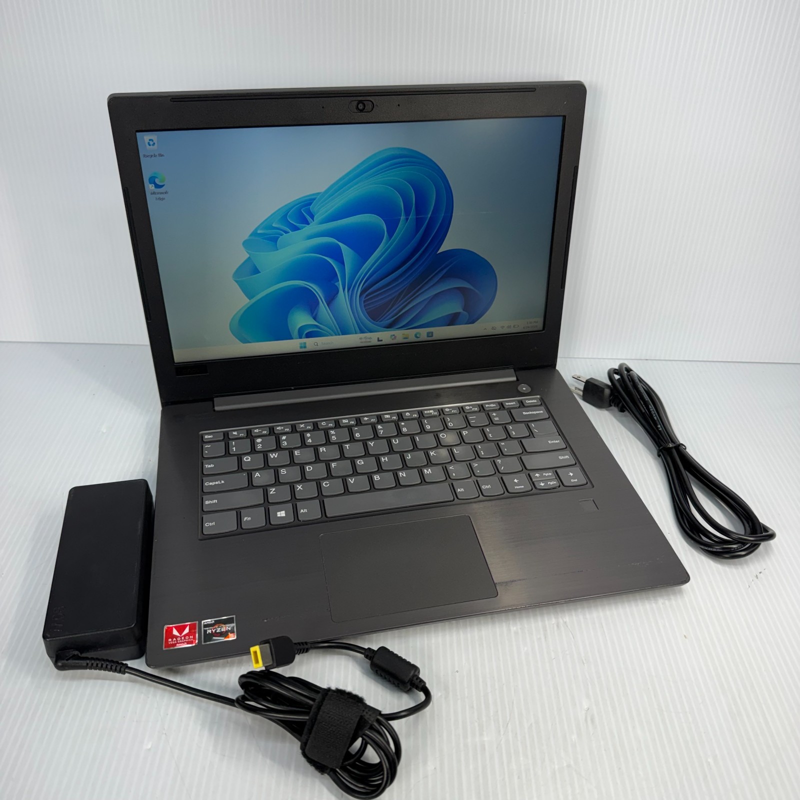 Lenovo V330-14ARR 5 2500U 14″ Windows 11 Laptop 128GB SSD 20GB **WEAR**