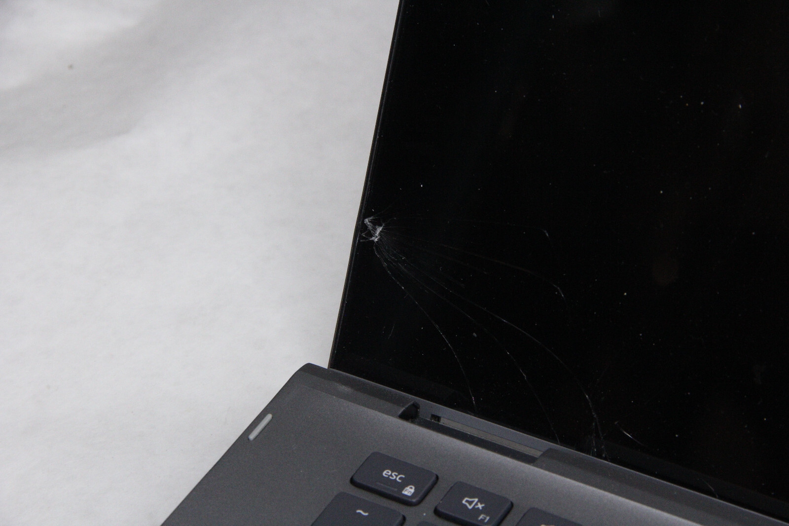 Dell Inspiron 5400 2-in-1 -Broken Screen, No SSD, AS-IS- i7-1065G7, 12GB Ram