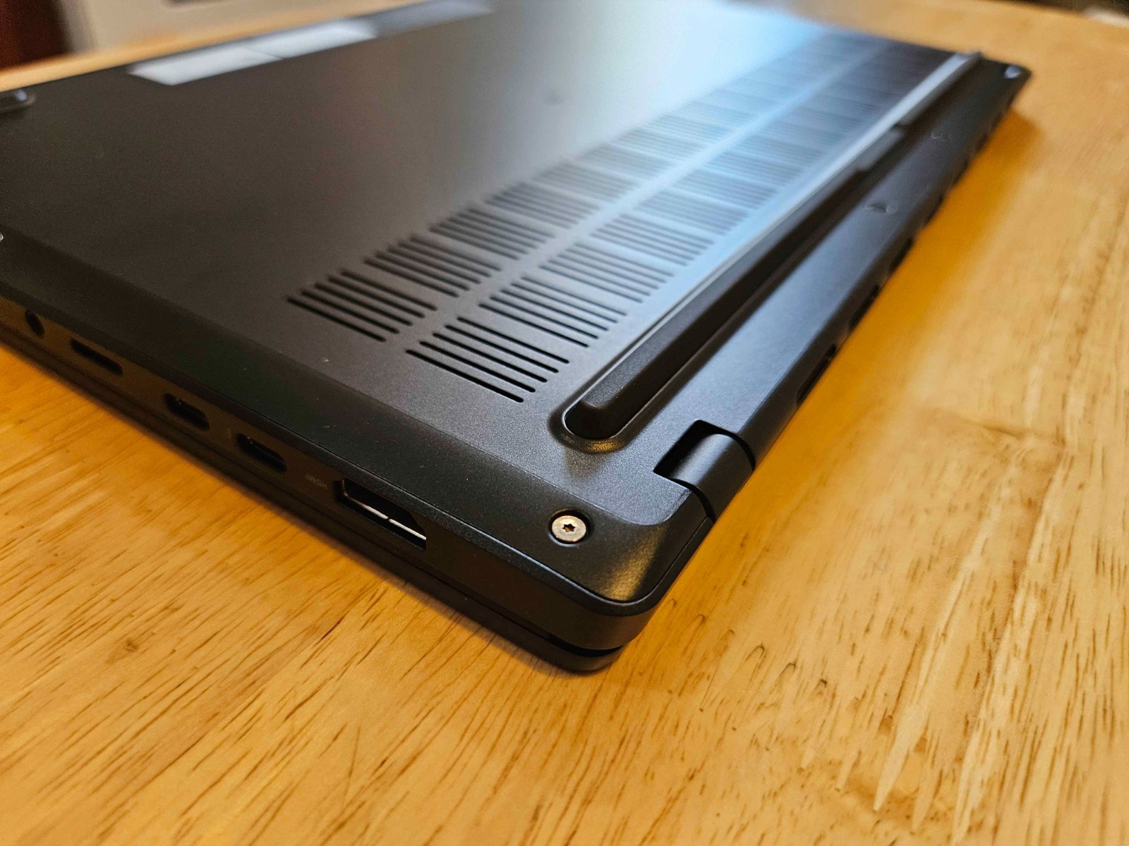 ASUS S5406SA-WH79 Vivobook S 14 14″ WUXGA Ultra 7 258V 2.2GHz Intel Arc Graphics