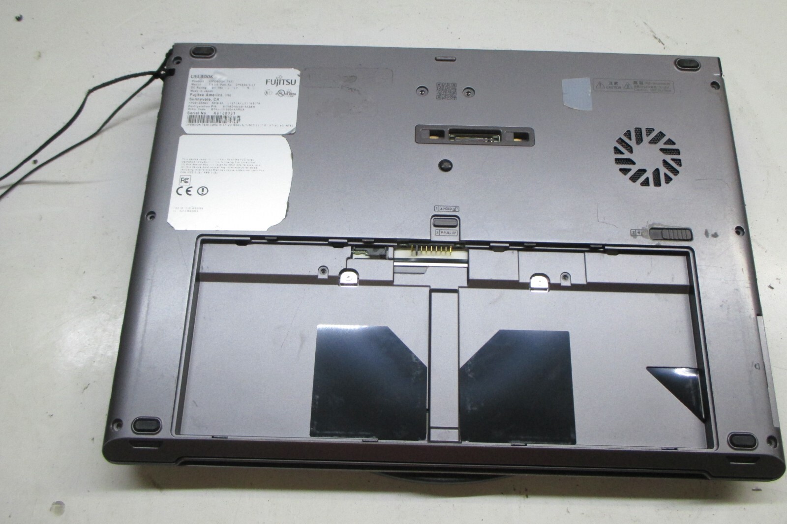 Fujitsu LifeBook T935 i5-5300u 2.3ghz 8gb NO HDD READ