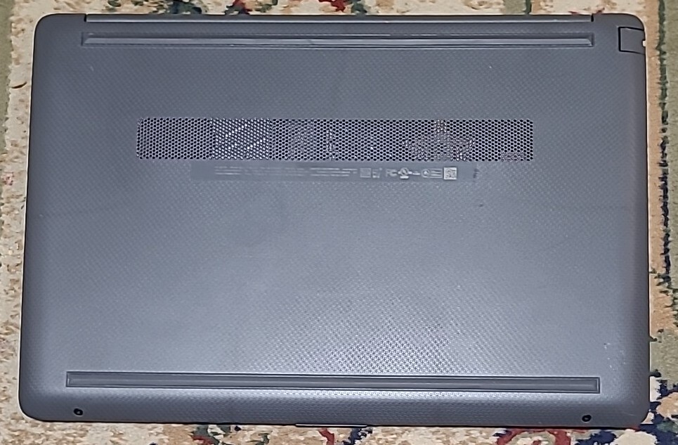 HP 255 G8 Laptop 15.6″ 8GB Ram 256GB SSD AMD 3020e W11H Screen Defect