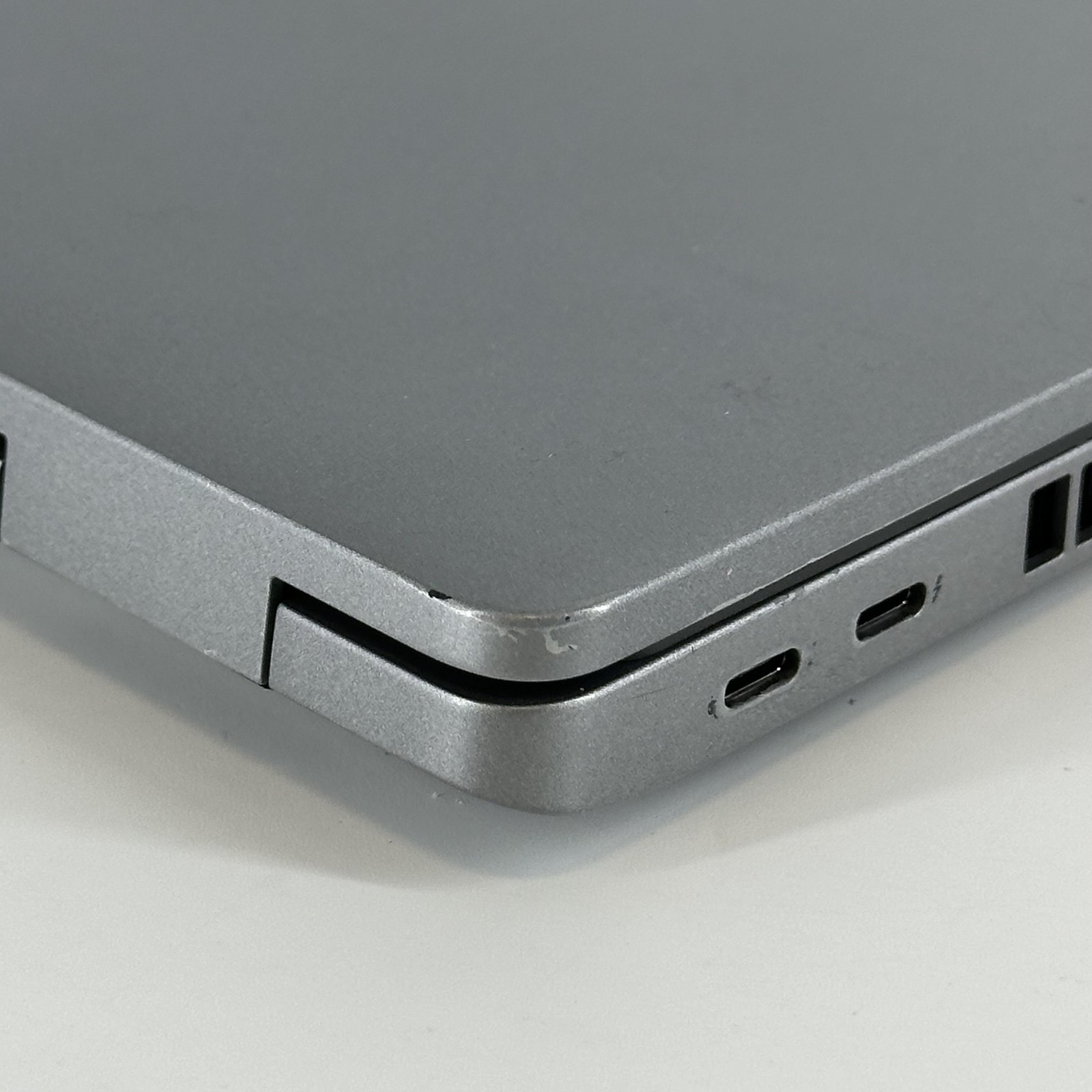 Dell Latitude 5520 15 FHD i7-1185G7 3.00GHz 16GB 256GB SSD Good – CHIPPED SCREEN