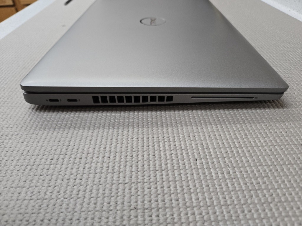 Dell Latitude 5530, Intel i5-1245U Laptop for Parts & Not Working