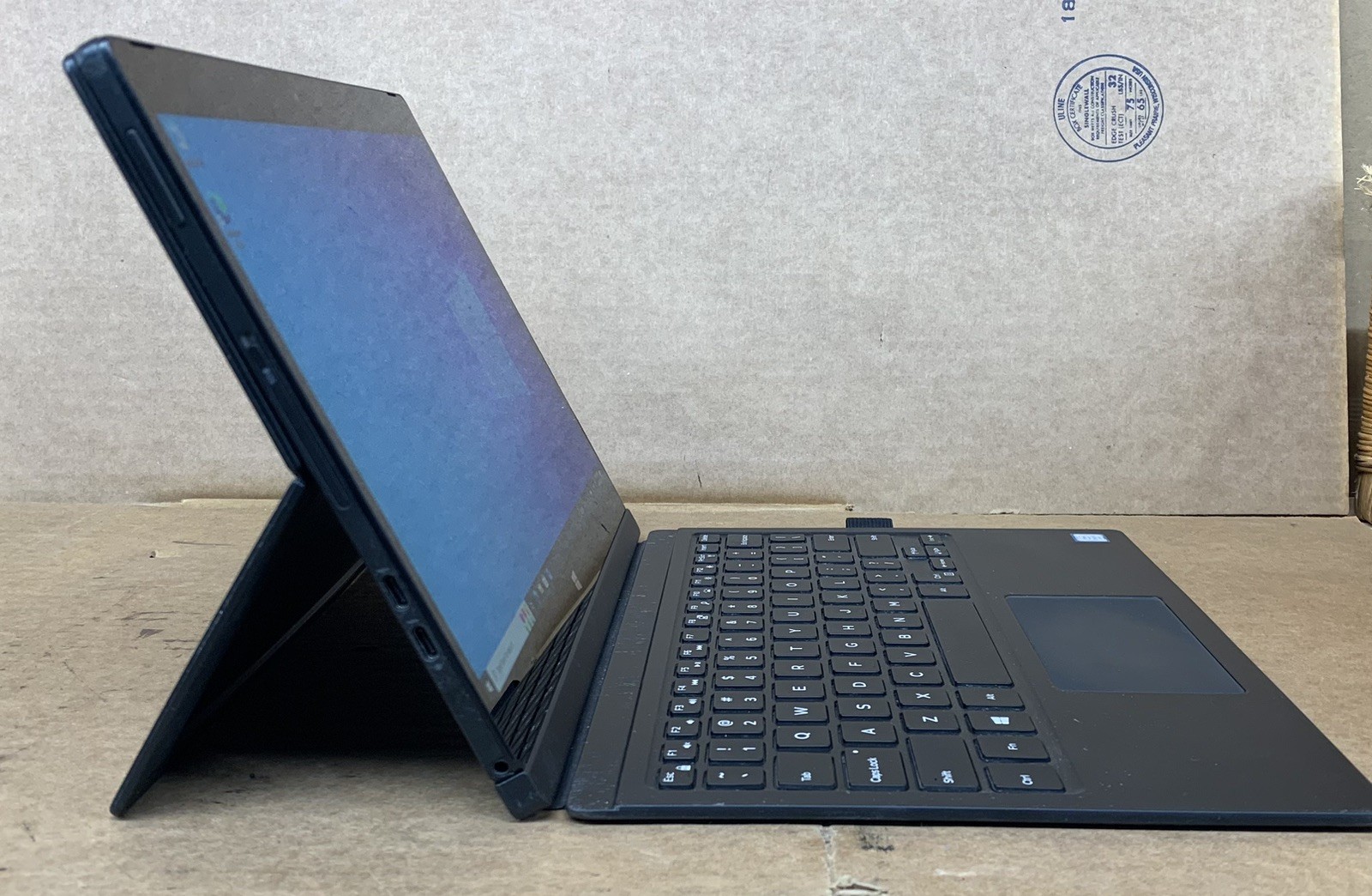 Dell Latitude 7275 2-in-1 FHD Touch Intel M7-6Y75 8GB RAM 128GB SSD WIN 10P