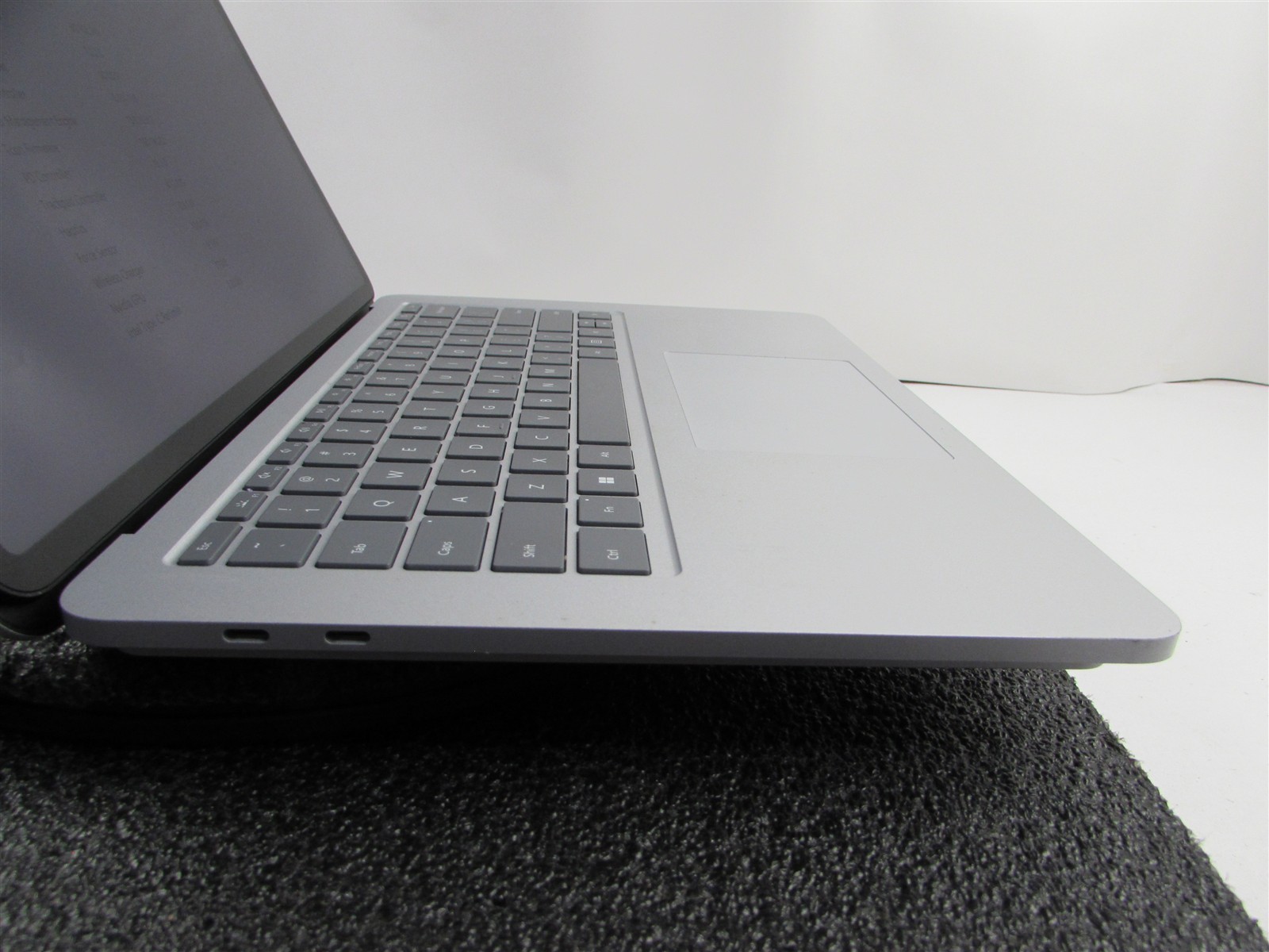 Microsoft Surface Laptop Studio 1964 i7-11370H 1TB SSD 32GB RTX A2000 *No A/C*