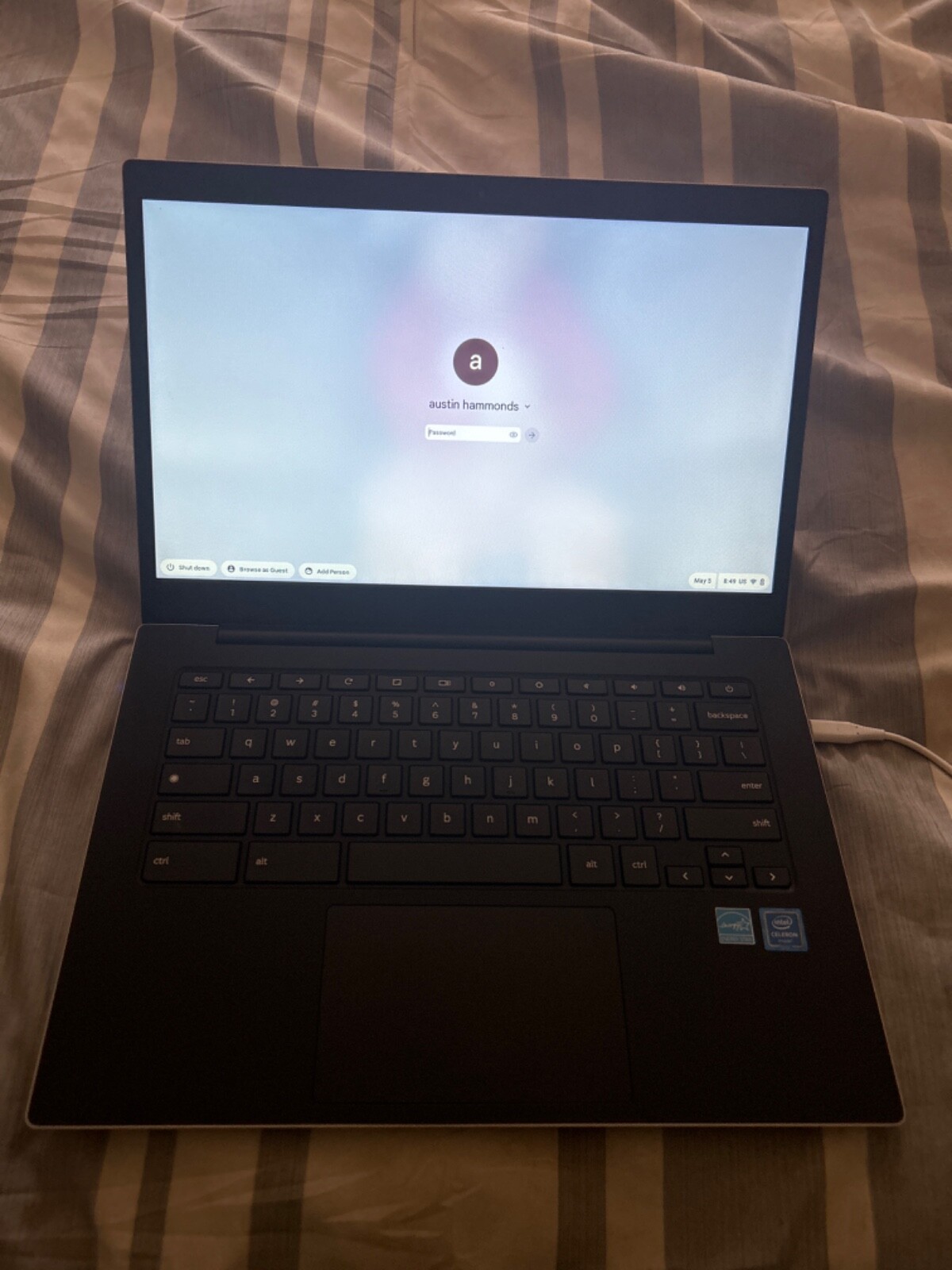 Samsung Galaxy Book Go 14″ (128GB eUFS, Qualcomm Snapdragon 7c 2nd Gen., 2.55…
