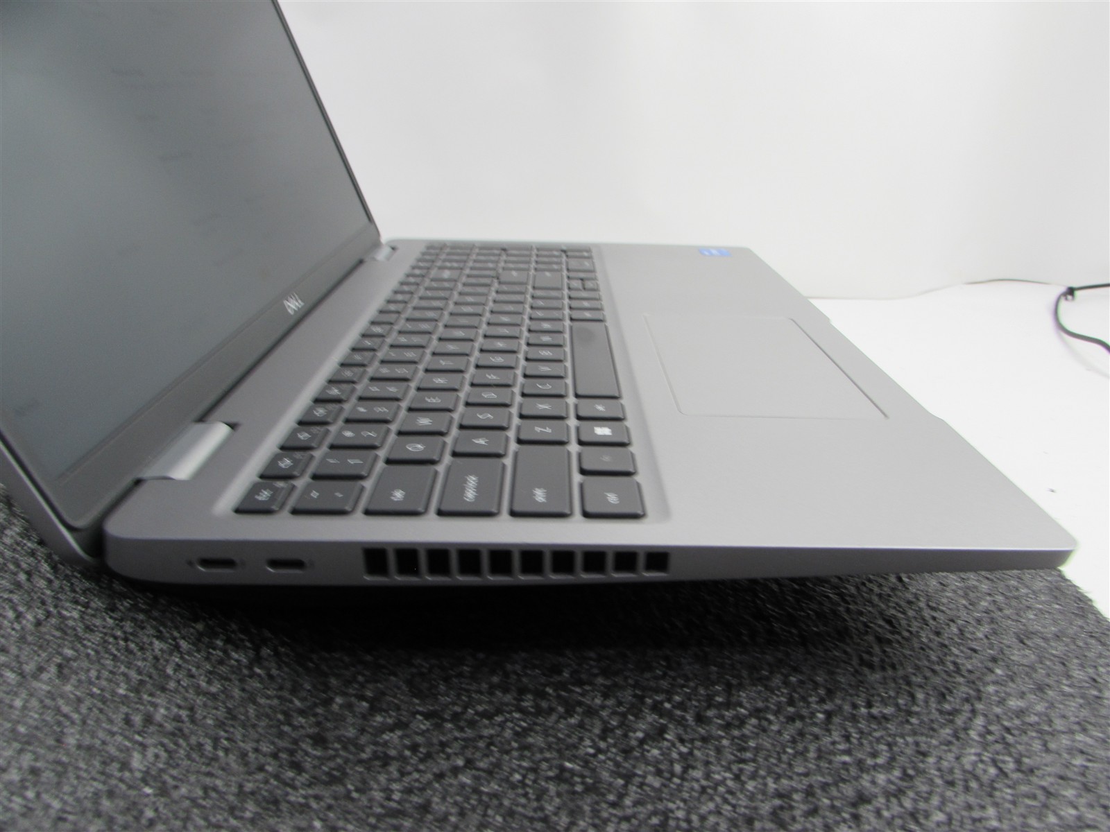 DELL LATITUDE 5530 1920X1080 FHD CORE I5-1235U 256GB SSD 16GB RAM NO O.S