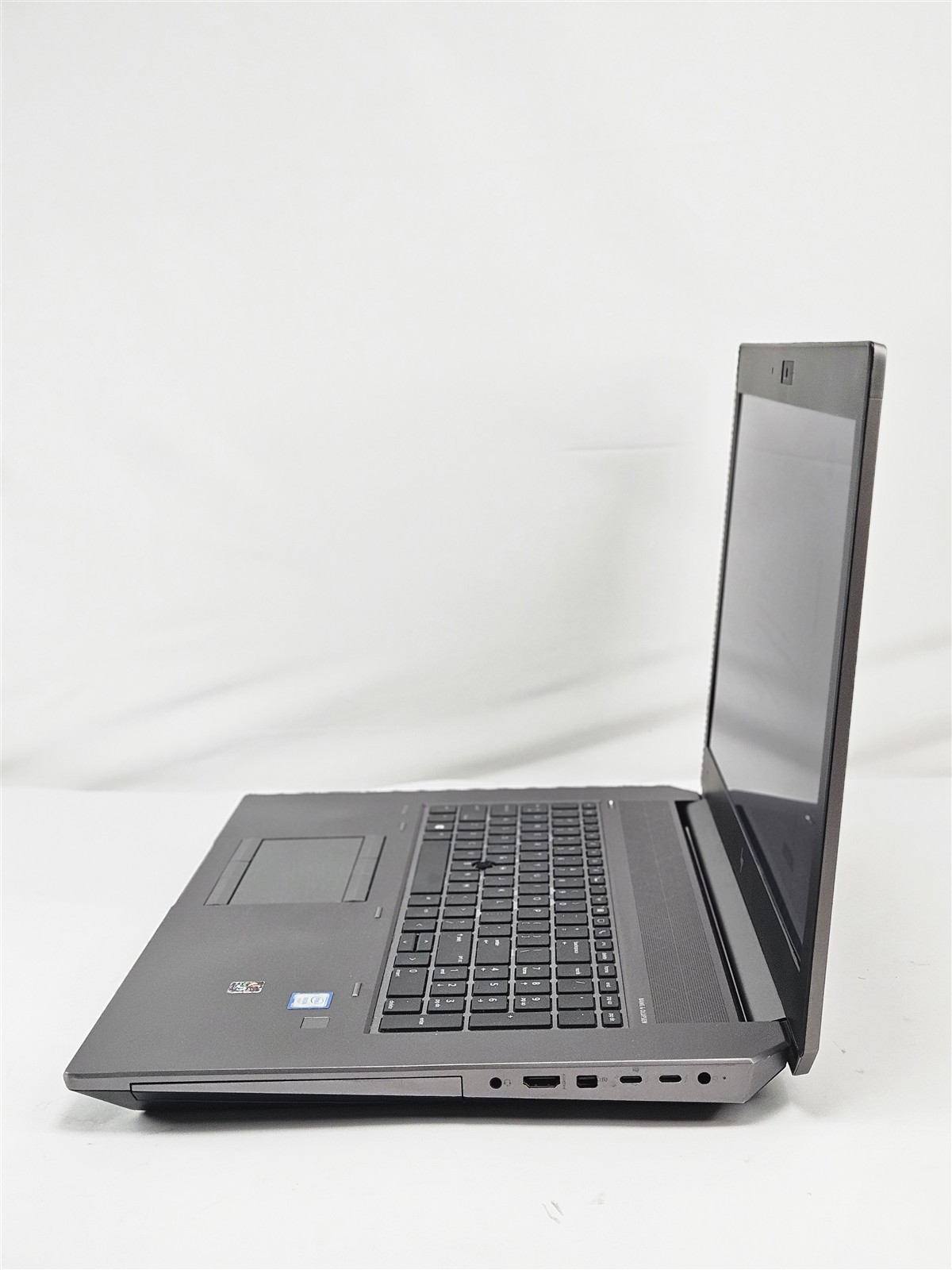HP ZBook 17 G6 Intel Xeon E-2286M 64GB 1TB SSD RTX 4000 17.3″