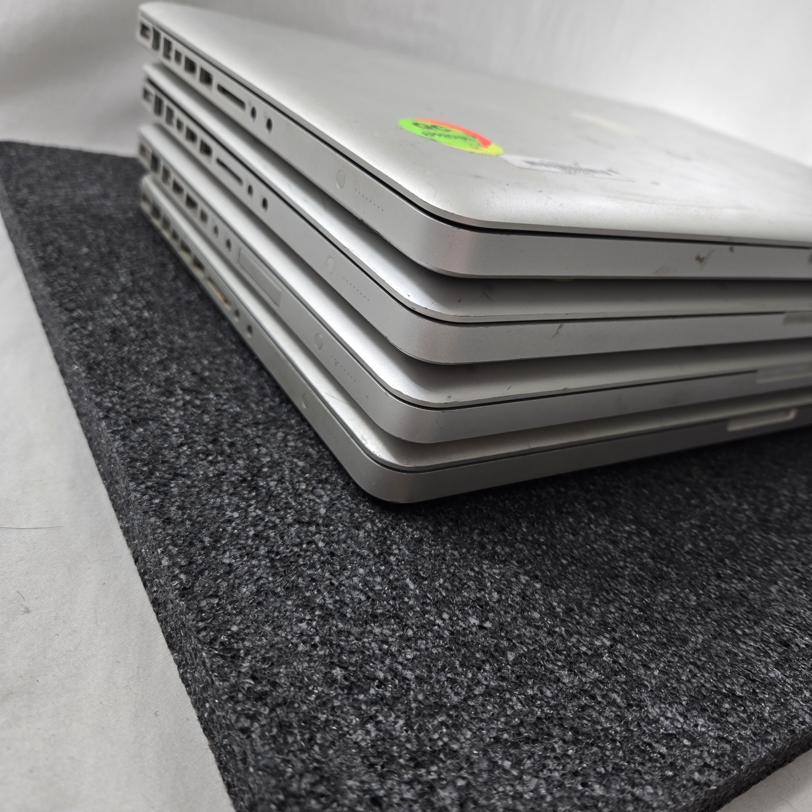 Lot of (4) Apple MacBook Pro A1286 Core 2 Duo – Mixed condition — PARTS