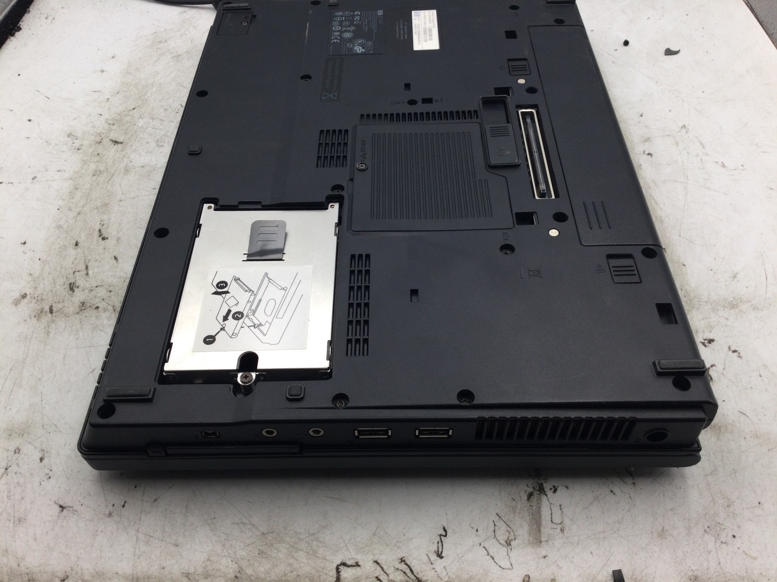 HP COMPAQ 6710b – FOR PARTS/BIOS LOCKED – INTEL CORE 2 DUO – 2GB RAM – READ – BB