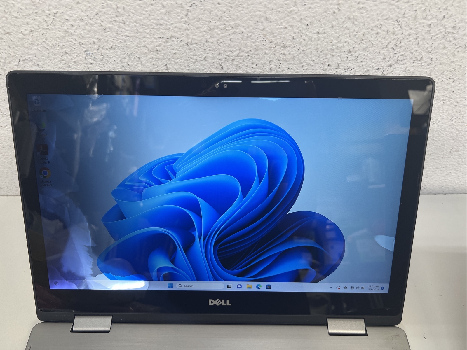 Dell Inspiron 15-7579 TOUCH 2IN1 Intel Core i5-7200U 2.5GHz 8GB 256GB SSD *READ*