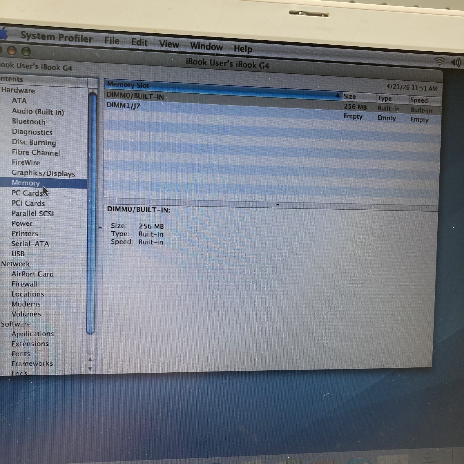 Apple iBook A1054 G4 PowerPC@1.20GHz 1.25GB Ram 30GB HDD OS 109 Battery Cycles