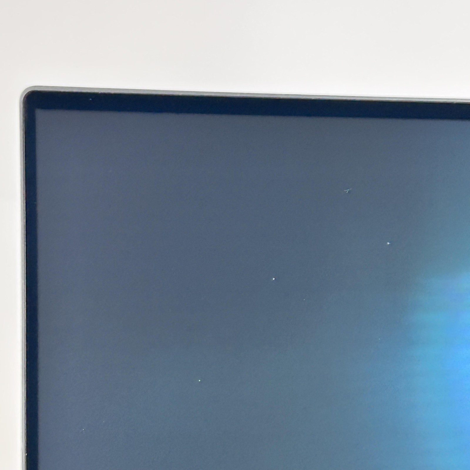 Dell XPS 15 9530 3.5K TOUCH 2.6GHz i9-13900H 32GB 2TB RTX 4070 – CHIPPED SCREEN