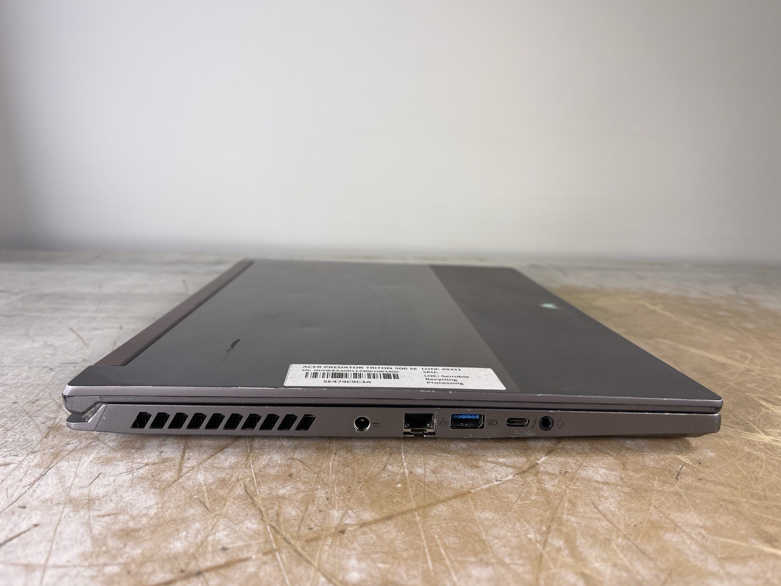 ACER PREDATOR TRITON 500 SE i7-11800H @ 2.30GHZ, 16GB RAM, NO HDD/OS – (PARTS)