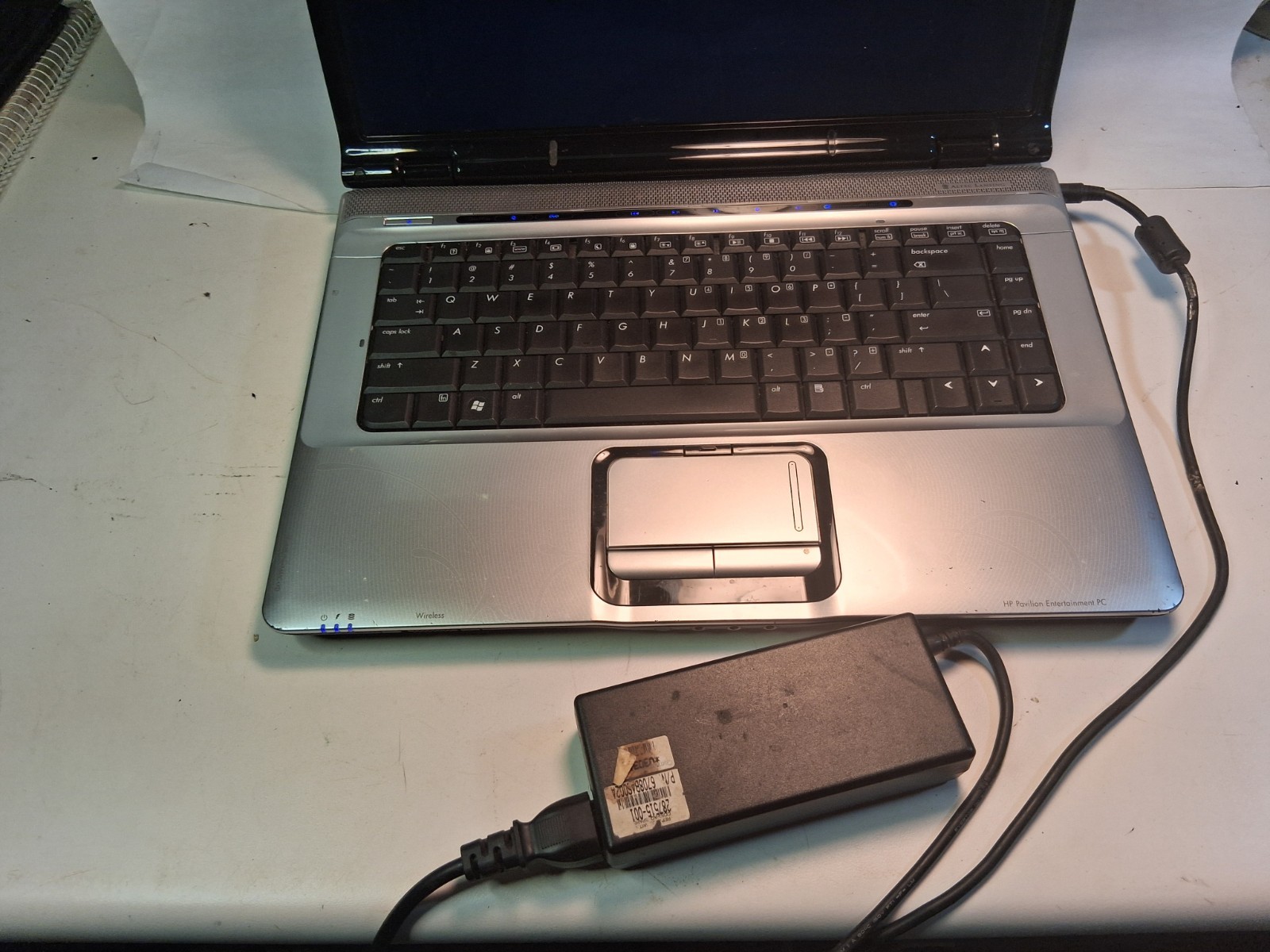 Hp Pavilion DV6700 15″ Laptop Core 2 Duo 4gb Ram No Drives Boots Bios with P.S.